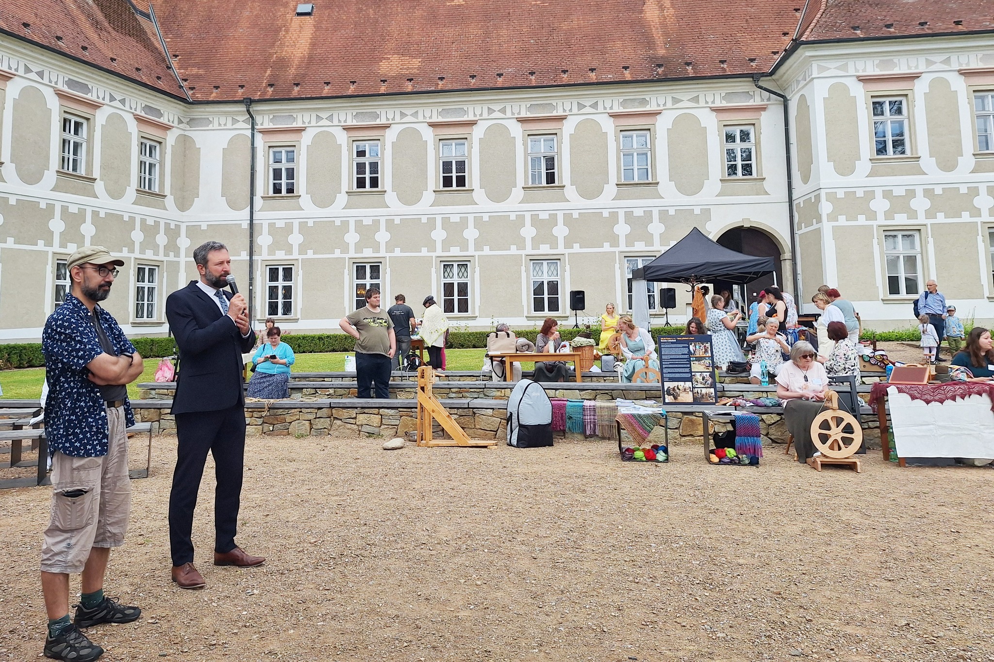 Ohl&eacute;dnut&iacute; za třet&iacute;m ročn&iacute;kem Mezin&aacute;rodn&iacute;ho setk&aacute;n&iacute; přadlen v CETRAT Př&iacute;bor